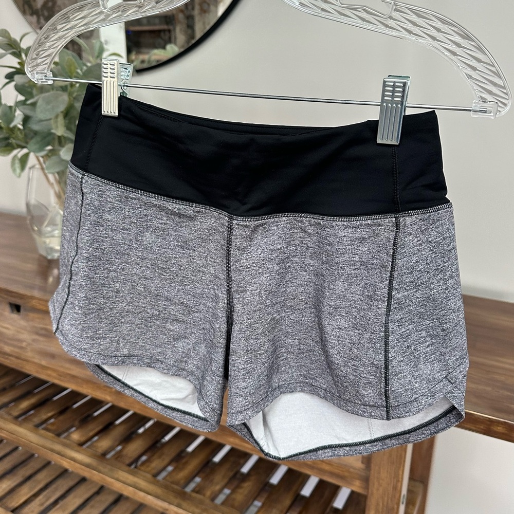 Lululemon Speed it Up 2.5” Shorts
